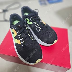 뉴발란스 퓨어셀 트레이너 v3 2e 270 13만원 급처