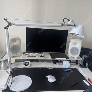 아르떼미데 톨로메오 조명