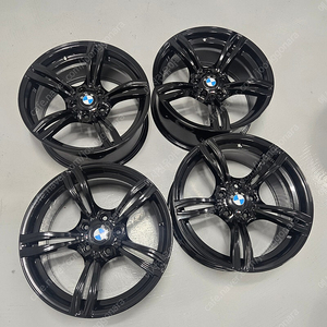 BMW F바디 18인치휠 4짝 1대분 블랙유광 새상품급 상태 싸게 팝니다.