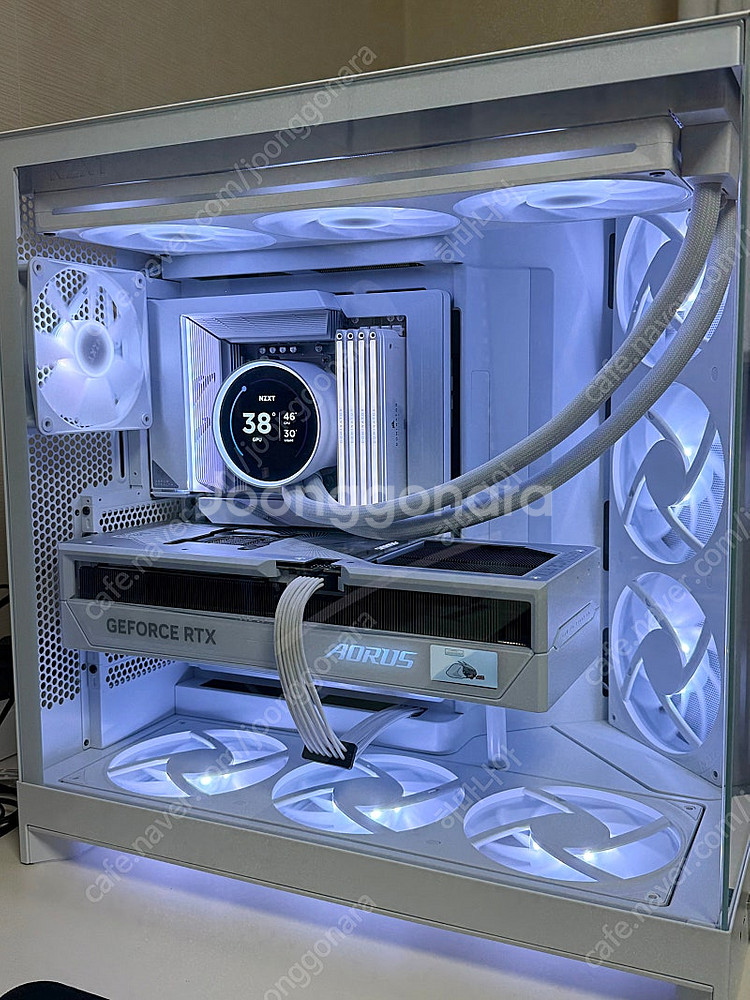 NZXT 화이트 9800x3d 반본체--0