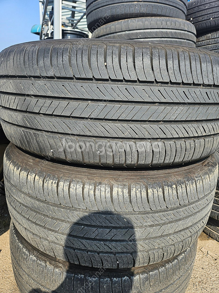 아우디q8 순정 20인치휠,타이어 한대분 일괄판매합니다--1