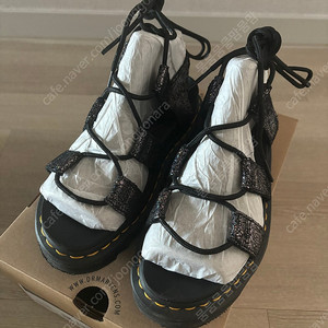 강혜원 닥터마틴 나틸라 건메탈 uk3 풀박스