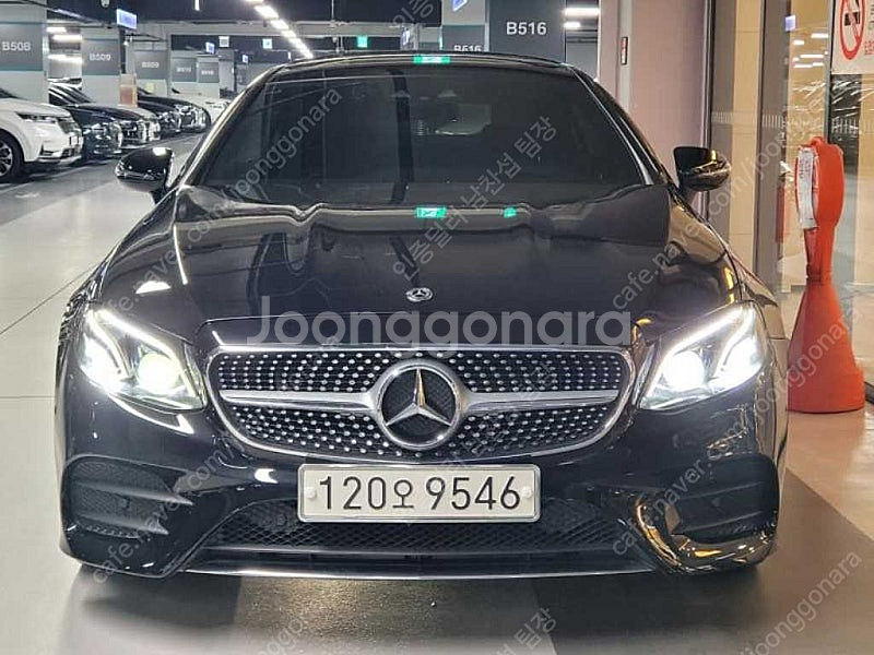 벤츠 E클래스 중고 벤츠 중고 검정색 2018년식 77...--3