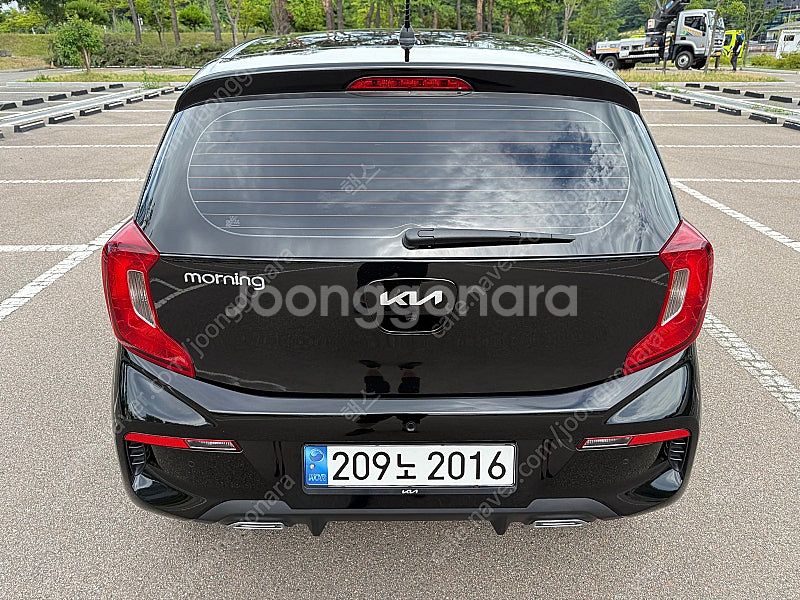 2023년식 2년 7개월 탄 모닝 차량 판매합니다.--3