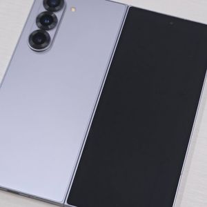 갤럭시 Z폴드6 그레이색상 256용량 상태좋은 무잔상 단말기 106만 판매합니다
