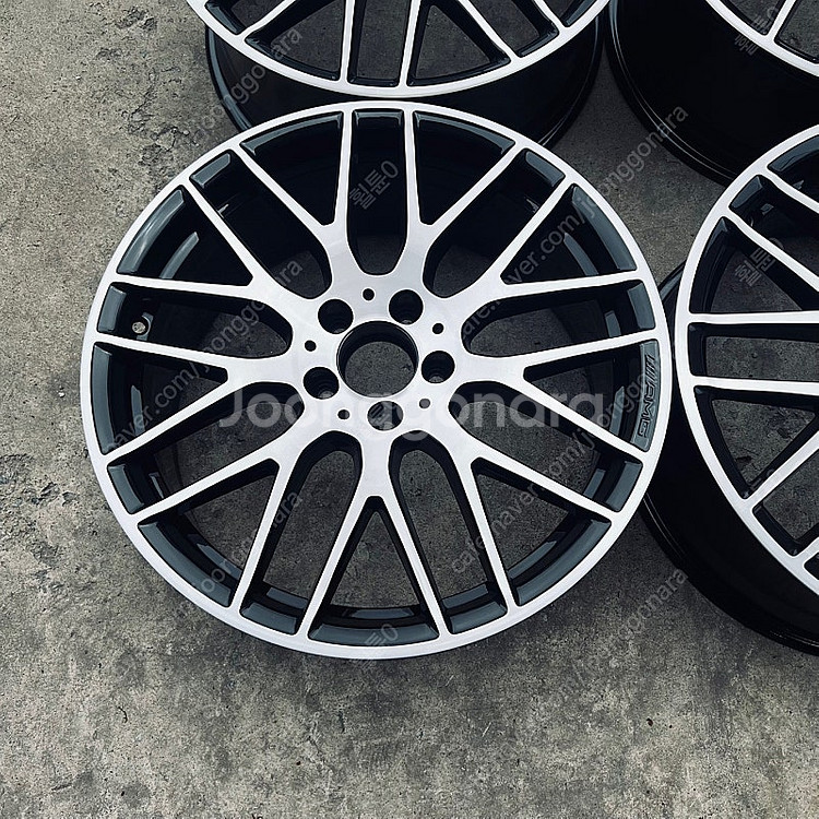 [ 정품 ] 벤츠 A45 AMG 19인치 순정 휠 팝니...--3