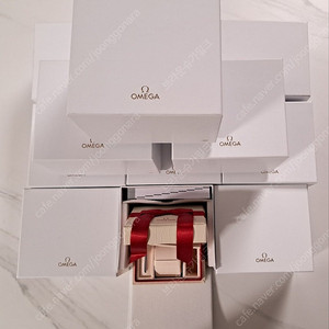 오메가 여성 시계케이스 박스 팝니다 책자 추가시 35000원(택포)