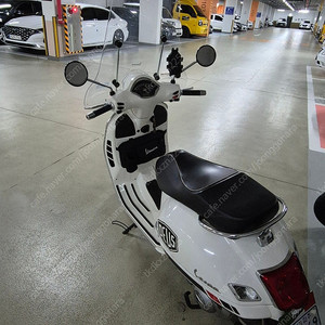 베스파 GTS300 18년식