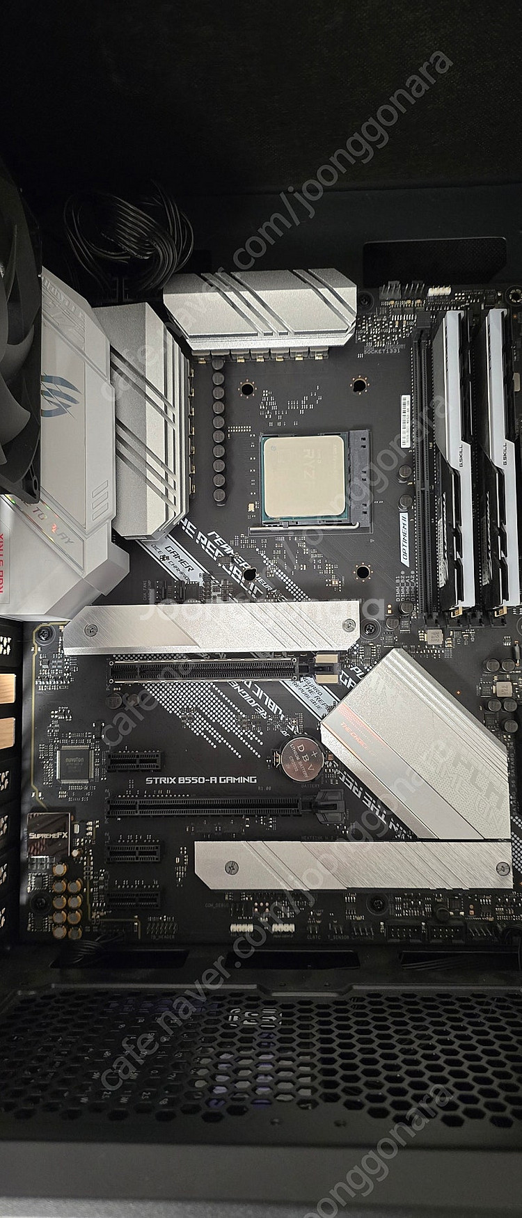 ASUS ROG STRIX B550-A GAMING--1