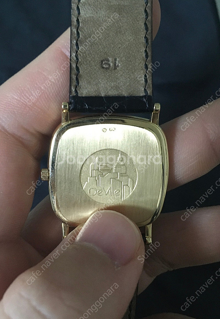 오메가 18k 쿼츠 통금 시계 판매합니다--2