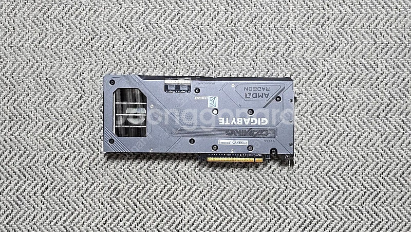 GIGABYTE 라데온 RX 9070 GAMING OC--2