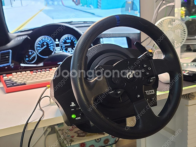 트러스트마스터 레이싱 휠 팝니다 (T300RS GT +...--1