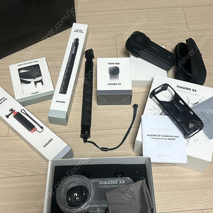 인스타 360 x4 인비저블 다이브 번들 싸게팝니다