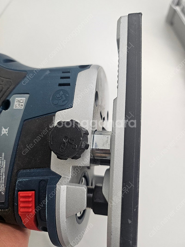보쉬 GKF10.8V-8 베어툴 충전엣지루터 (배터리X...--3