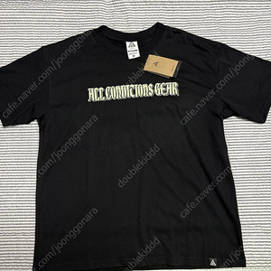 나이키 ACG 반팔 L 사이즈 (HJ0885-010)