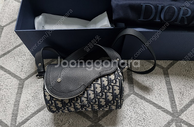 새상품급 백화점판 한정 디올 새들 롤러백 미니 크로스백--0