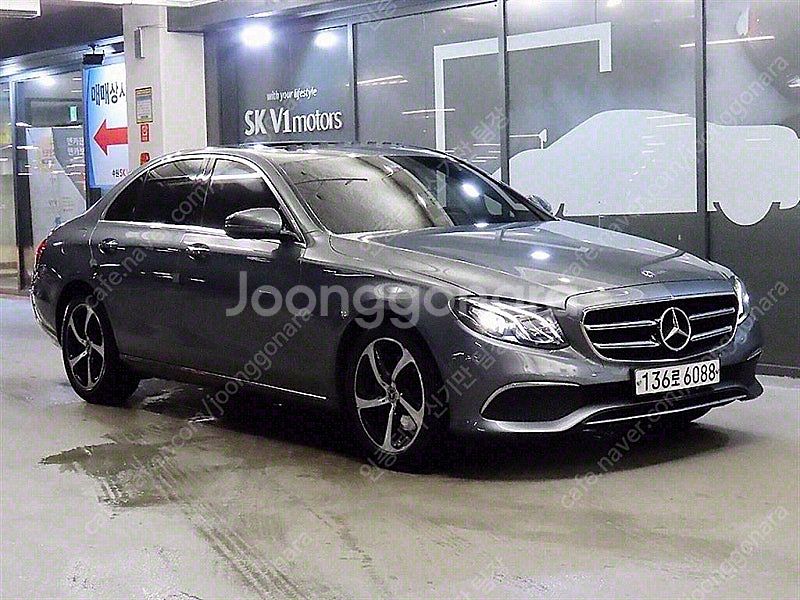 20년식 벤츠 E클래스 중고 그레이색상 W213 E25...--6