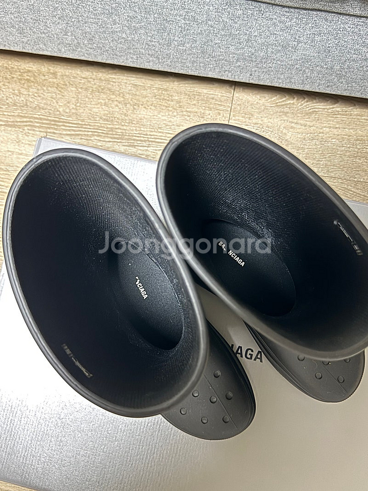 발렌시아가 크록스 러버부츠 블랙 39--2