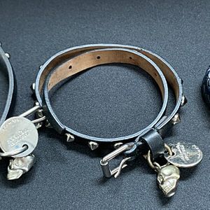 알렉산더 맥퀸 팔찌 / 패라가모 팔찌 / 마크제이콥스 팔찌 / m.코헨 팔찌 / 스와로브스키 목걸이 / 비비안웨스트우드 목걸이