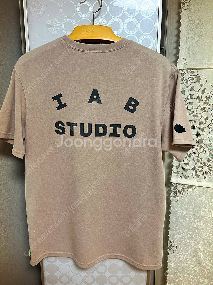 아이앱스튜디오(IAB STUDIO) 니니즈 베이지 반팔...--0