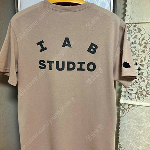 아이앱스튜디오(IAB STUDIO) 니니즈 베이지 반팔티