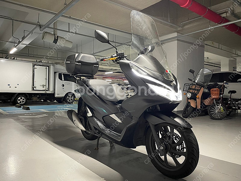 더뉴 PCX 2018년식 만키로초반 깔끔한 차량 팝니다...--0