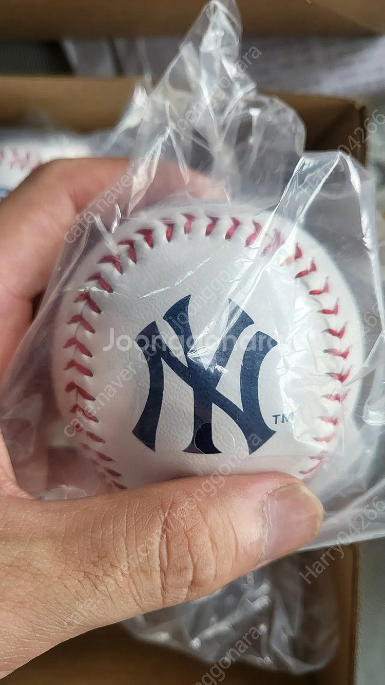 MLB 뉴욕 양키스 로고볼 야구공 팝니다--0