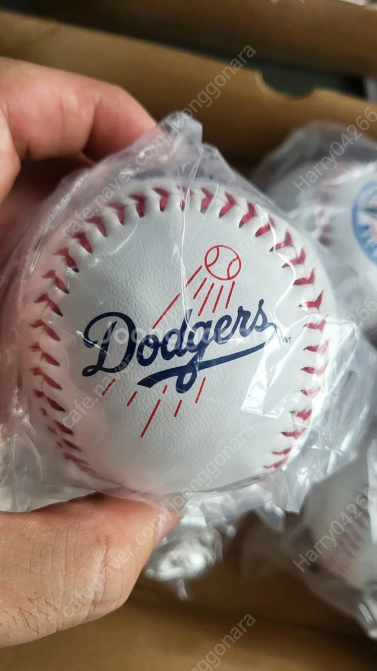 MLB 뉴욕 양키스 로고볼 야구공 팝니다--2