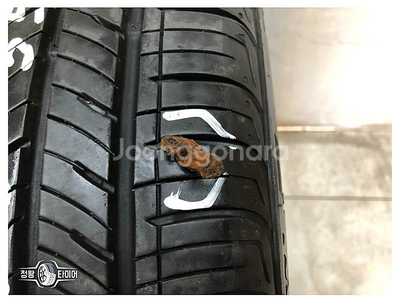 중고타이어 금호타이어 솔루스TA31플러스 215/55R...--5