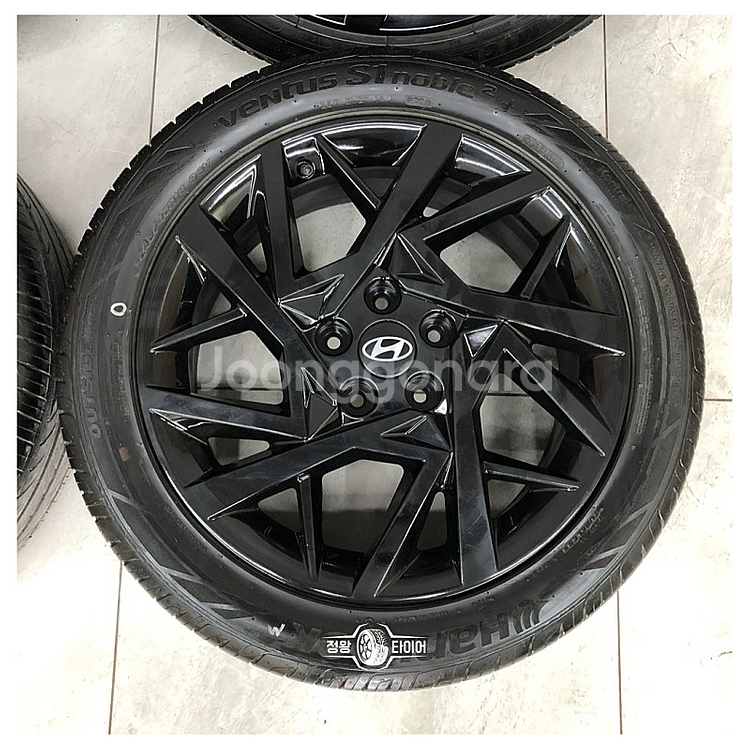그랜저GN7 18인치 블랙 휠 타이어 245/45R18--3