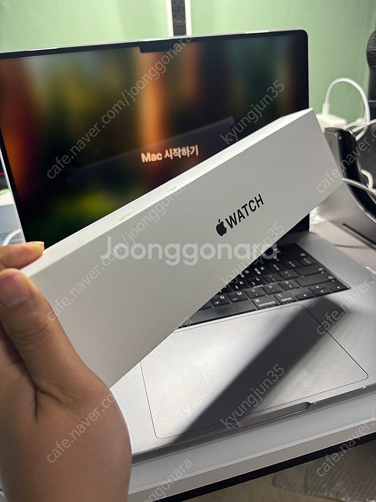 애플워치se2 44mm 팝니다--3