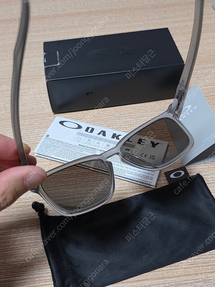 오클리 래치스퀘어 블루미러 선글라스--3