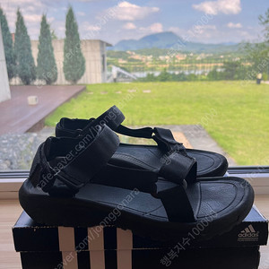 테바 TEVA 정품 허리케인 올블랙 샌들 250mm 판매합니다