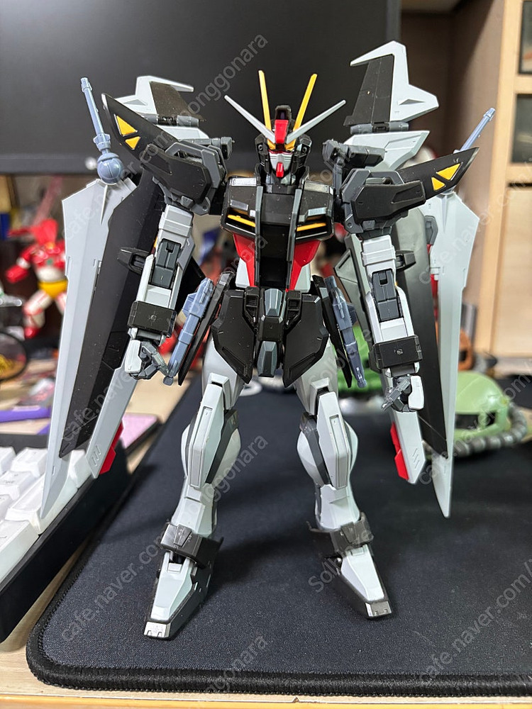 mg 건담 아스트레이 느와르 + 스트라이크 느와르 가조립 판매--4