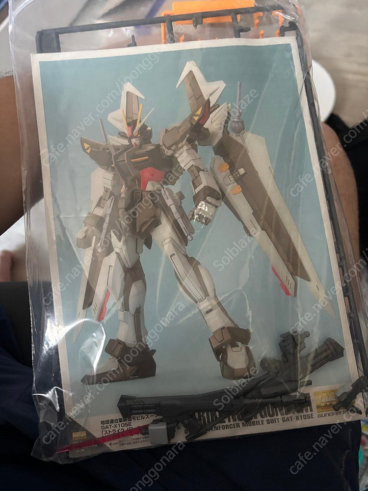 mg 건담 아스트레이 느와르 + 스트라이크 느와르 가조립 판매--7