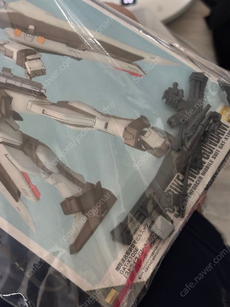 mg 건담 아스트레이 느와르 + 스트라이크 느와르 가조립 판매--8
