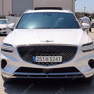 제네시스 GV70 중고차 할부 제네시스 중고차 2023년식 7,715km 2.5T 가솔린 2WD 중고차카페