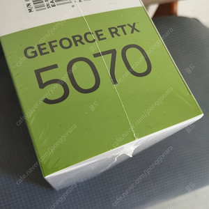 컬러풀 RTX 5070 화이트 미개봉 새제품