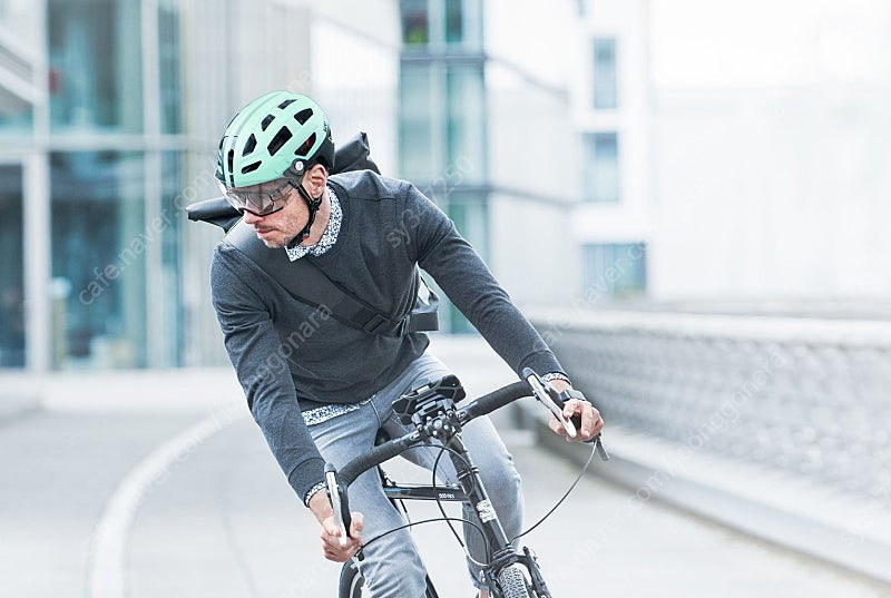 UVEX 피날레바이저 사이클/등산 자외선 차단 헬멧 52-57cm 미개봉 이미지