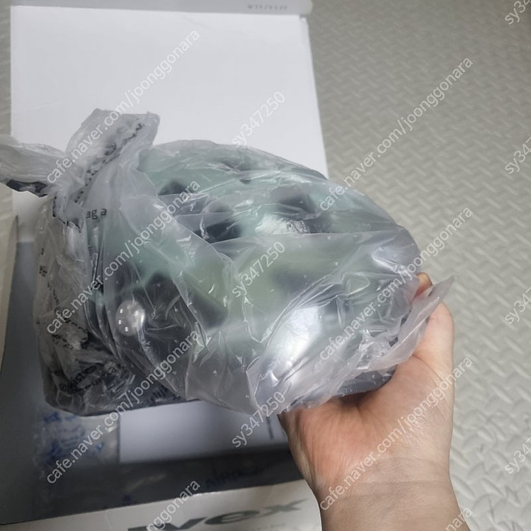 UVEX 피날레바이저 사이클/등산 자외선 차단 헬멧 52-57cm 미개봉 이미지