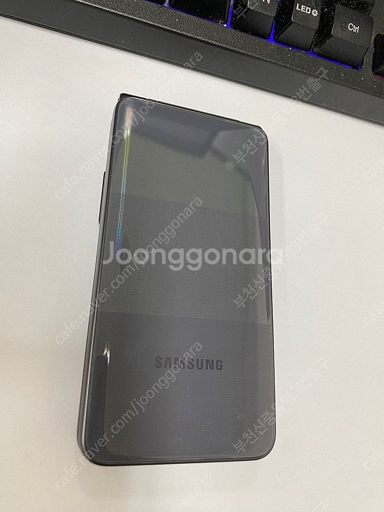 017058 21년형 KT 갤럭시폴더2 그레이 외관깔끔...--1
