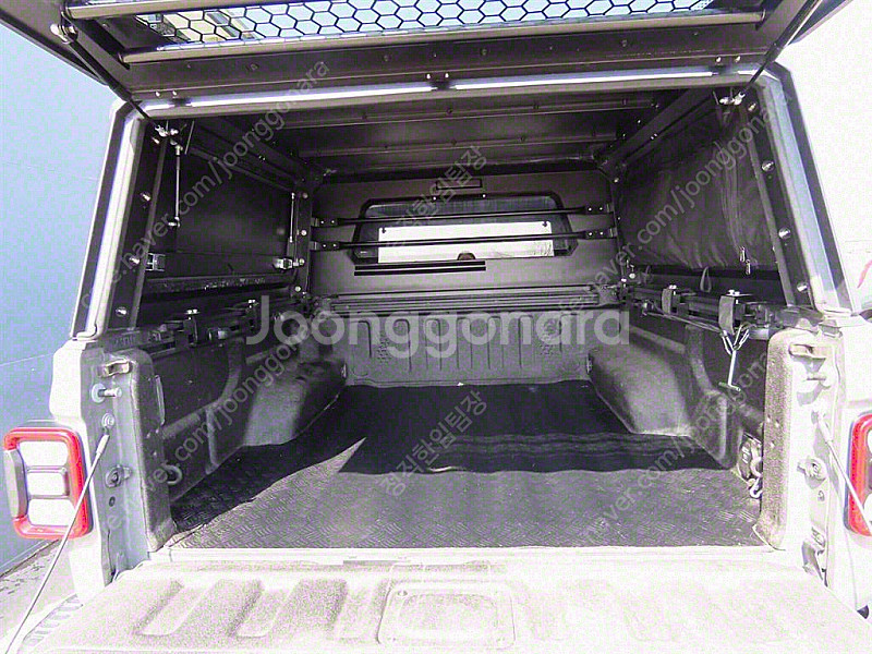 지프 글래디에이터 36 루비콘 4WD 중고차 선착순 판...--4