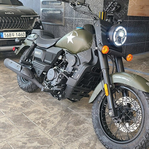 S급신차급 USA 미국브랜드 UM 모터사이클 코만도 125 cc 최장길이 아메리칸 입문용바이크 귀한 카키색 블랙 에디션 크롬죽이기 서울 직거래 지넷 블랙박스2채널 장착 100k