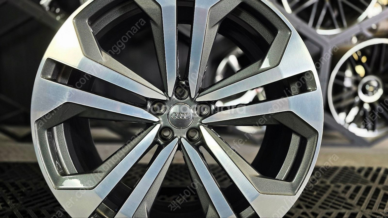 아우디 Q8 55 TFSI 정품 22인치 순정휠 한대분...--6