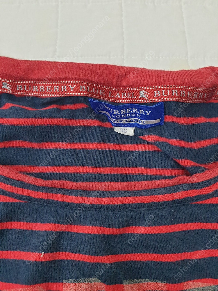 버버리 여성용 티셔츠 판매합니다--1