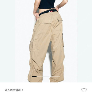 새상품 에즈이프캘리 카고팬츠 베이지(택포)