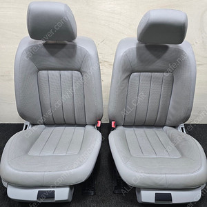 벤츠 W218 CLS 전기형 1열시트좌우 운전석 헤드레스트는 벌어졌네요 좌우일괄 25만원