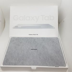 [판매] 서울 카드가능 갤럭시 탭S7 FE (T733) 실버 미사용 새상품 팝니다. 40만원