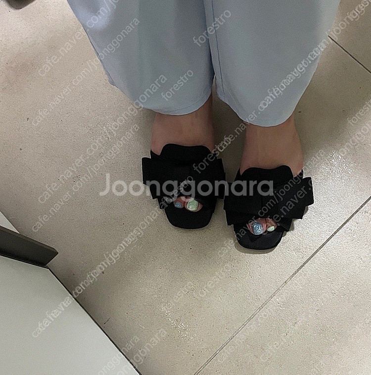 버버리 새틴 보우 뮬 샌들 (35 / 225사이즈)--8