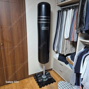 스탠딩 샌드백 흡착식 블랙 가정용 권투 복싱 킥복싱 스탠드 샌드백 특A급 잠실 직거래만